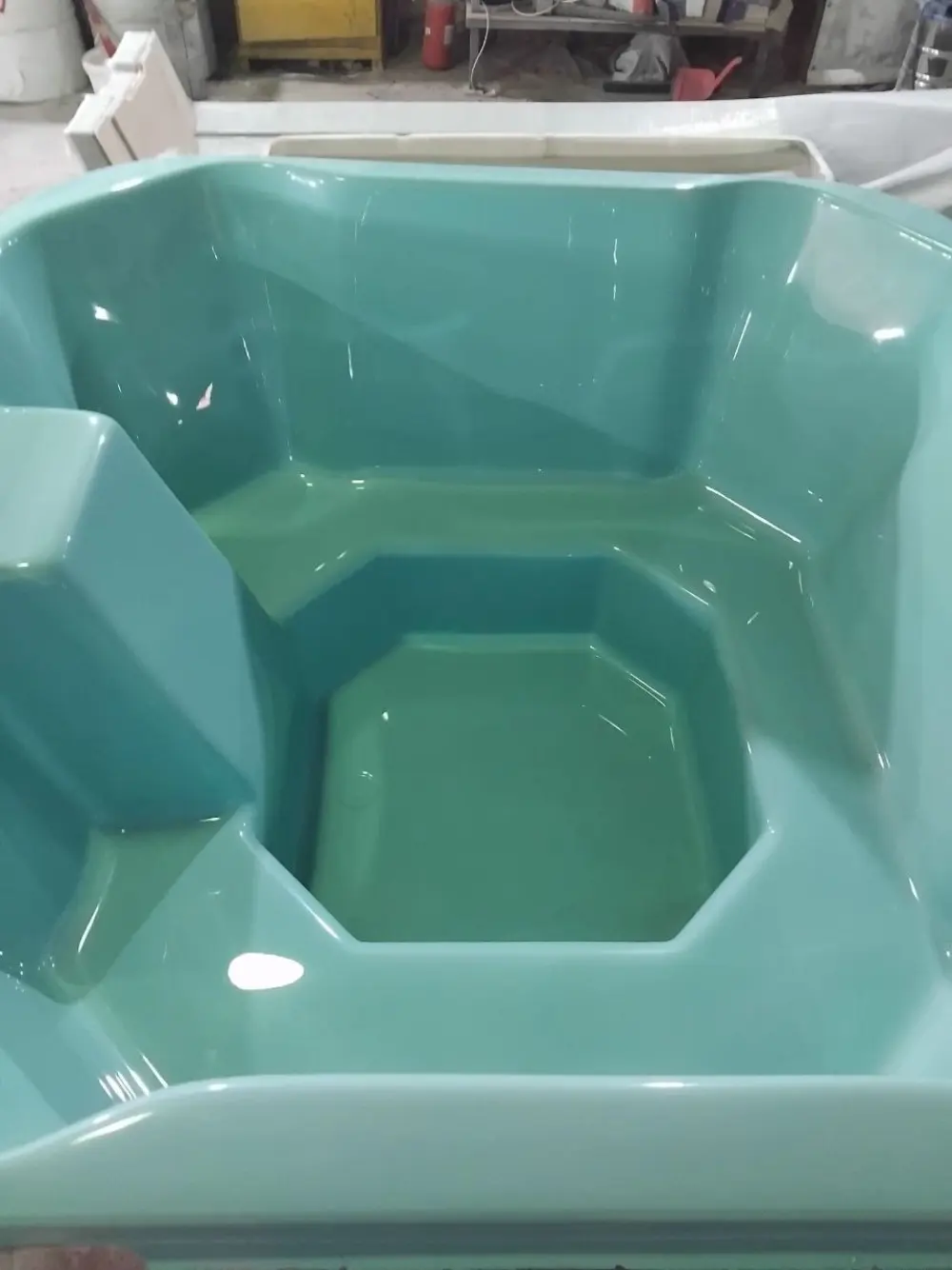 Синяя композитная чаша купели из стеклопластика