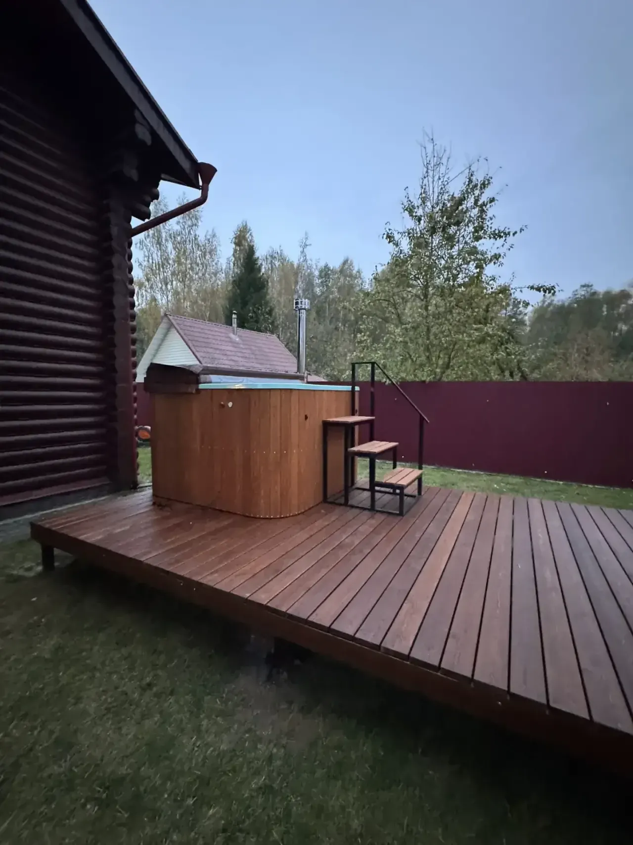 Надувное джакузи или композитная SPA-купель: что выбрать для дачи